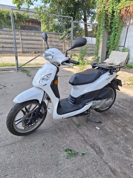 Vand Scuter SYM 125 cc, benzina 2023, 14.800 km, frane disc, ABS, priza 12V