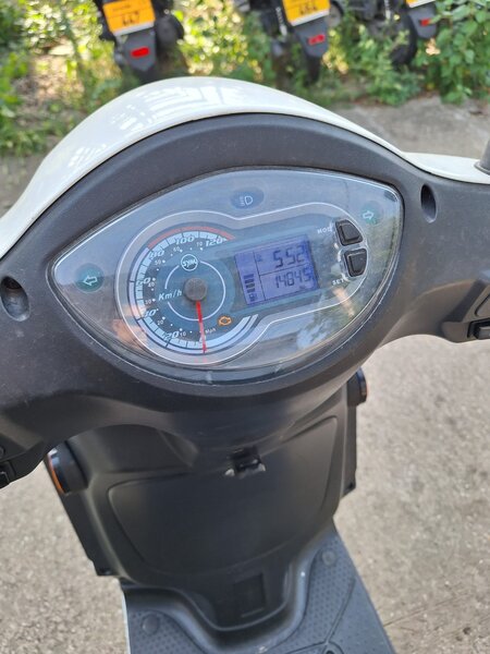 Vand Scuter SYM 125 cc, benzina 2023, 14.800 km, frane disc, ABS, priza 12V