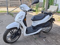 Vand Scuter SYM 125 cc, benzina 2023, 14.800 km, frane disc, ABS, priza 12V